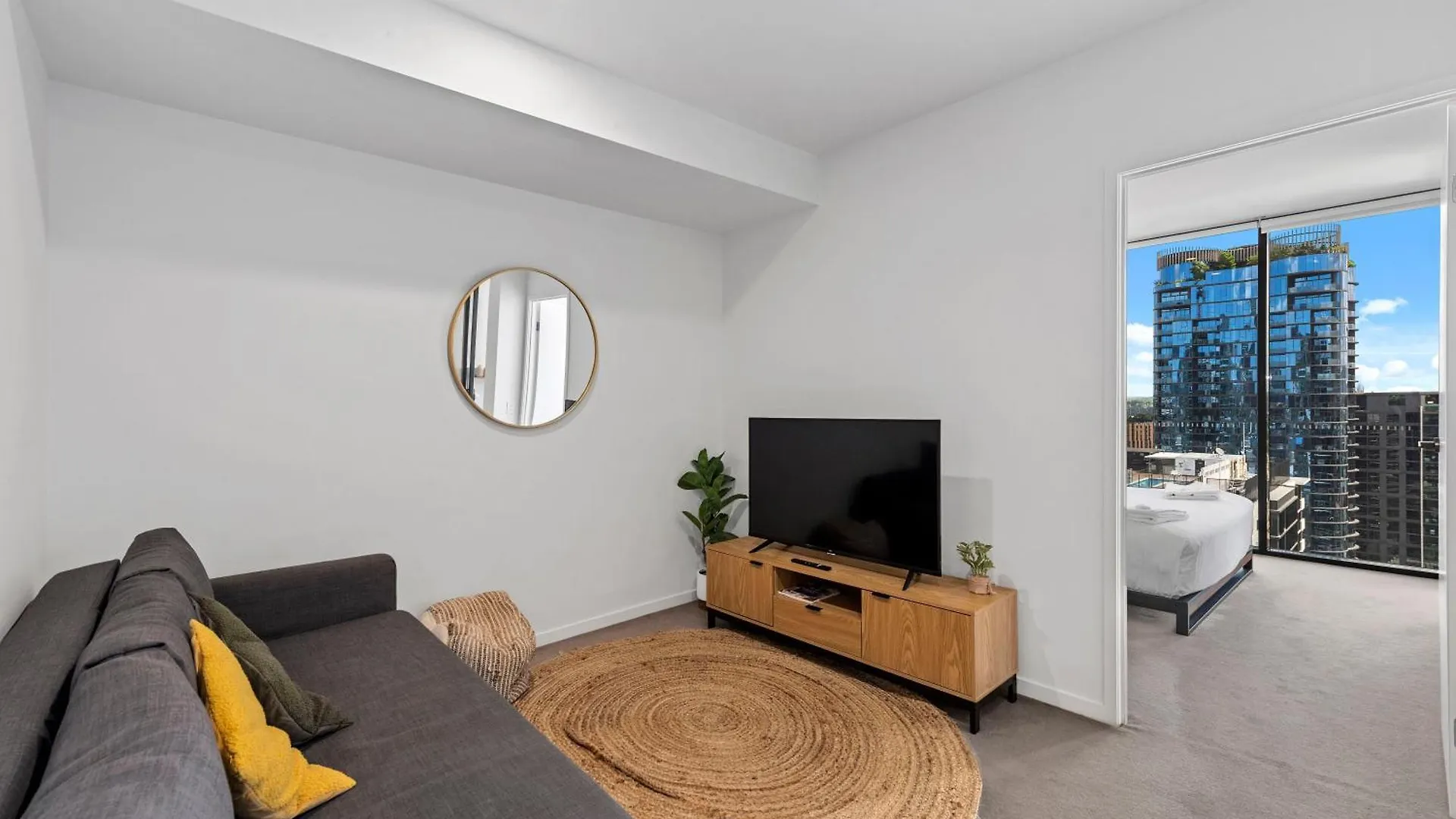 King Bed, Mountain Views & Best Southbank Location Brisbane